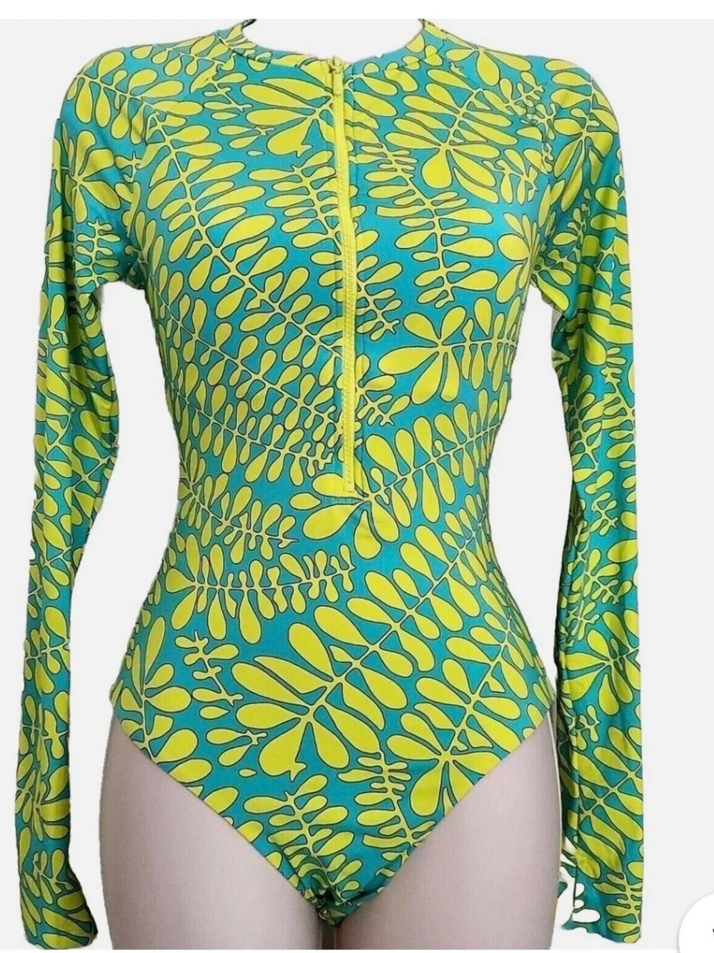 Trina Turk Trellis Front Zip Long Sleeve Surf Paddle Suit Size Large